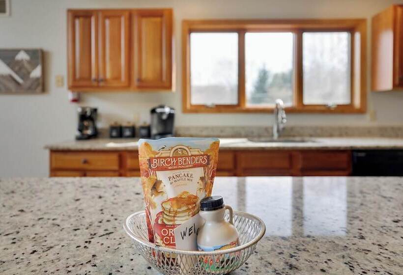 Lake View Chalet By Avantstay Lake Access + Deck