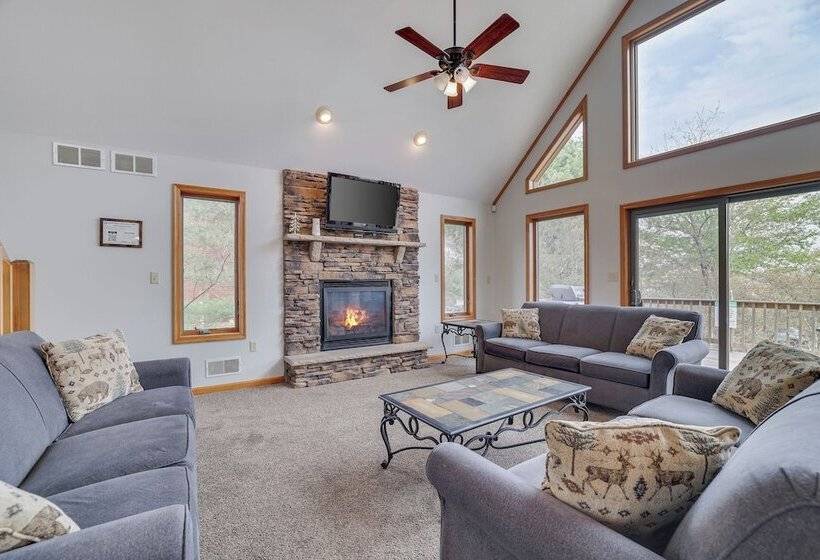 Lake View Chalet By Avantstay Lake Access + Deck