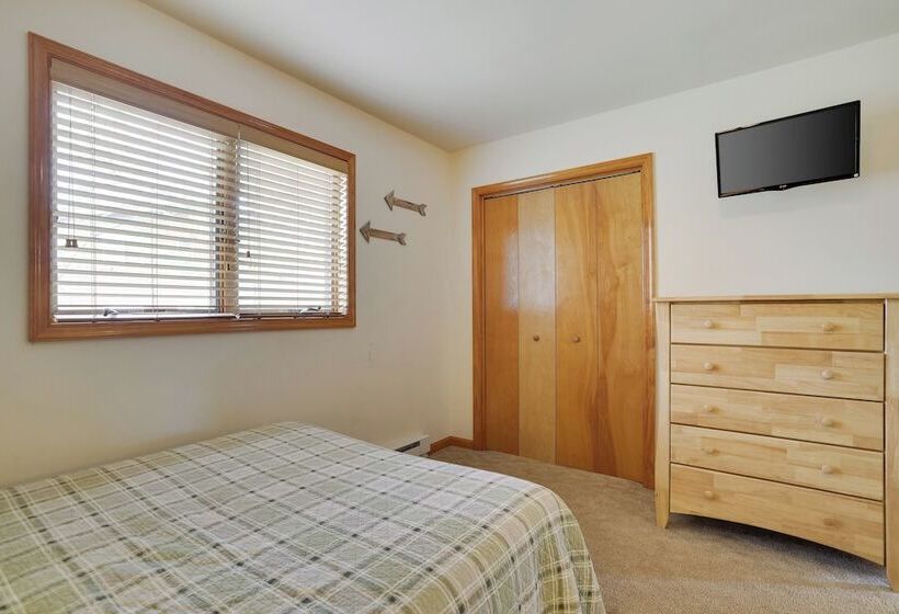 Lake View Chalet By Avantstay Lake Access + Deck