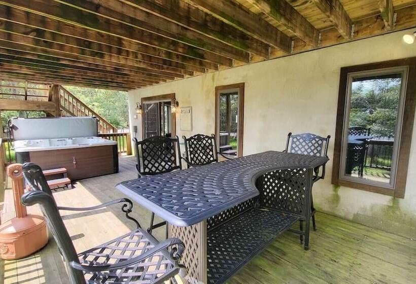 Lake View Chalet By Avantstay Lake Access + Deck