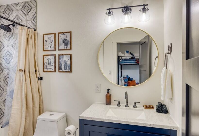 Pool, Hot Tub, Game Room, Fire Pit Luxe & Private 4bdr Maverick By Avantstay