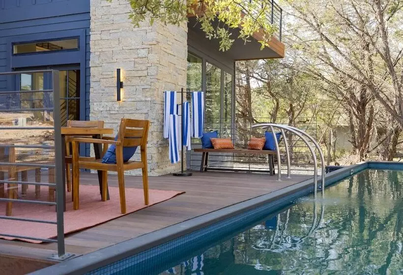 Pool, Hot Tub, Game Room, Fire Pit Luxe & Private 4bdr Maverick By Avantstay