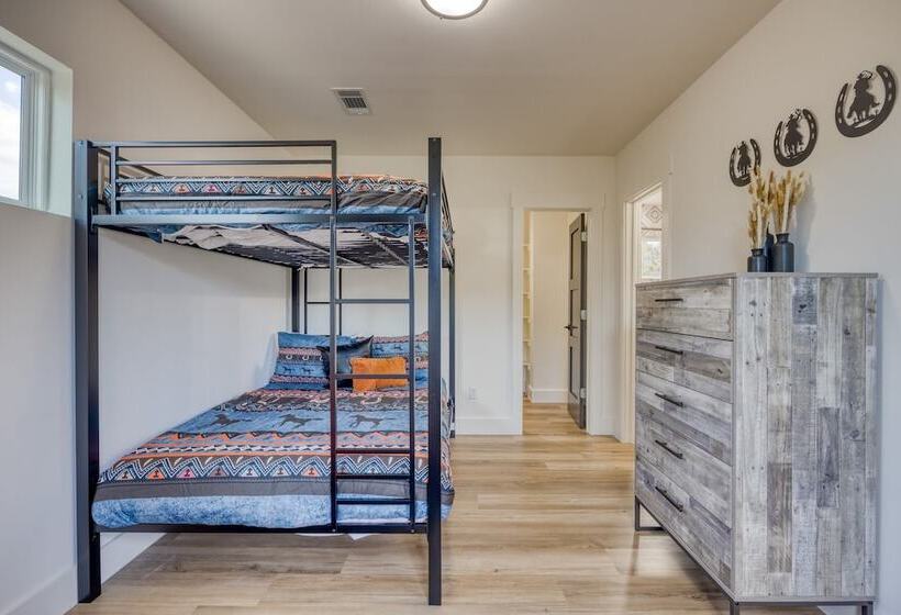 Pool, Hot Tub, Game Room, Fire Pit Luxe & Private 4bdr Maverick By Avantstay