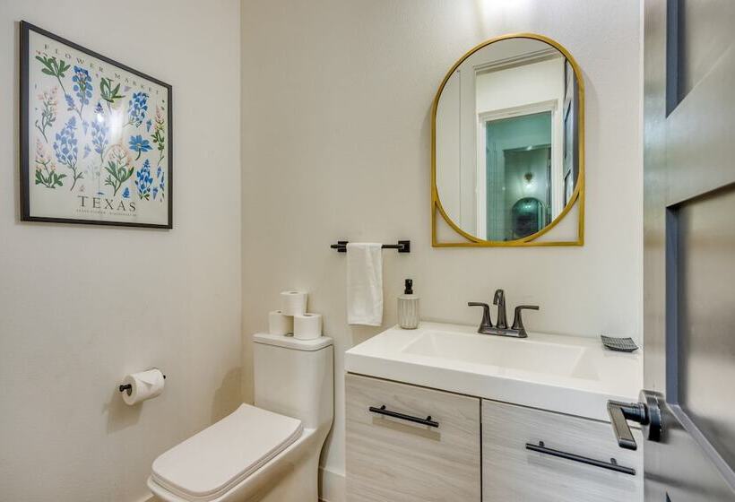 Pool, Hot Tub, Game Room, Fire Pit Luxe & Private 4bdr Maverick By Avantstay