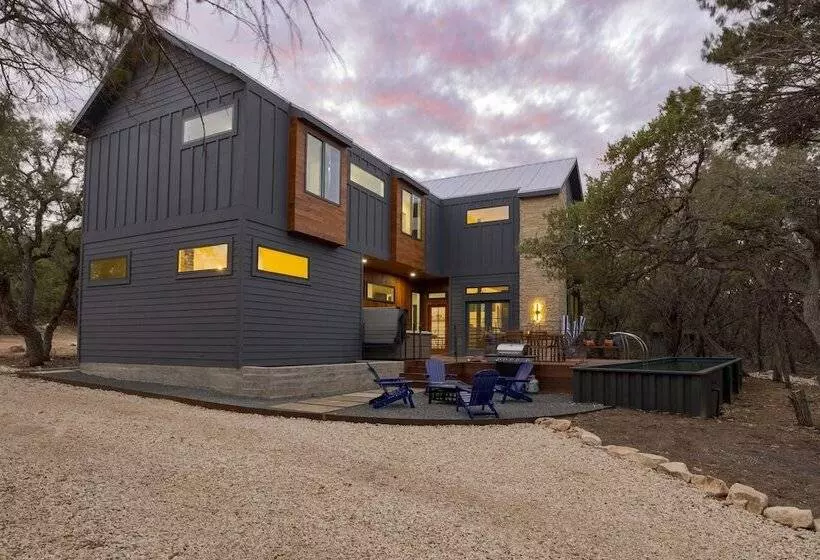 Pool, Hot Tub, Game Room, Fire Pit Luxe & Private 4bdr Maverick By Avantstay