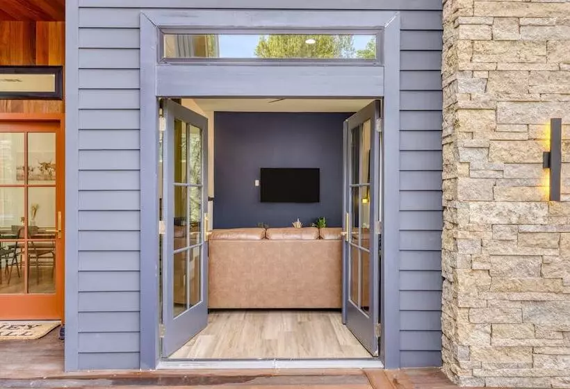 Pool, Hot Tub, Game Room, Fire Pit Luxe & Private 4bdr Maverick By Avantstay