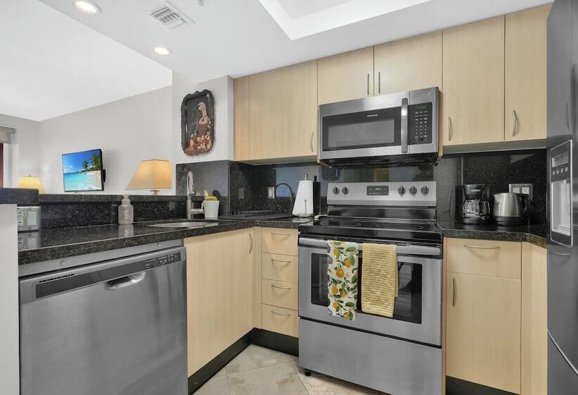 Modern Bay View With Free Parking