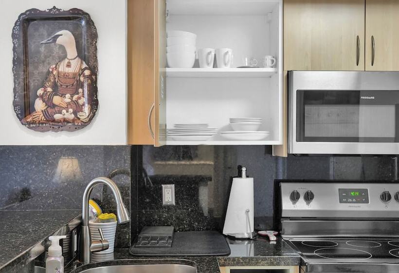 Modern Bay View With Free Parking