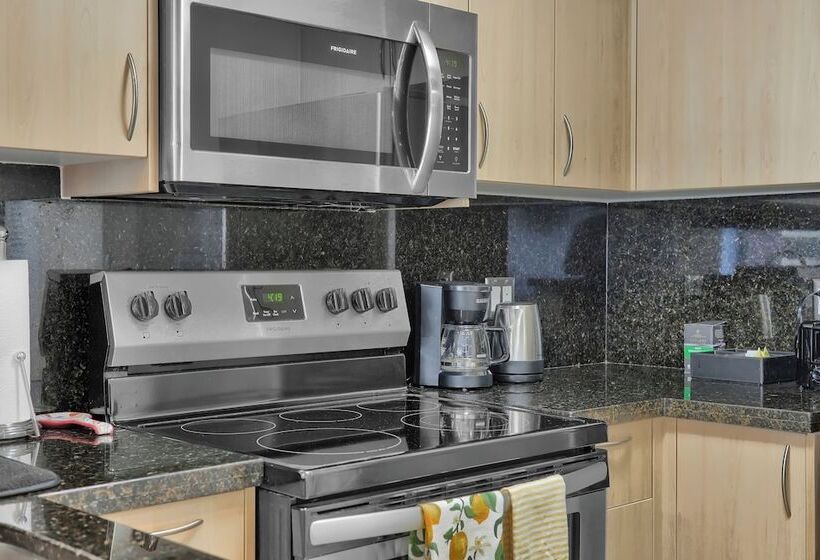 Modern Bay View With Free Parking