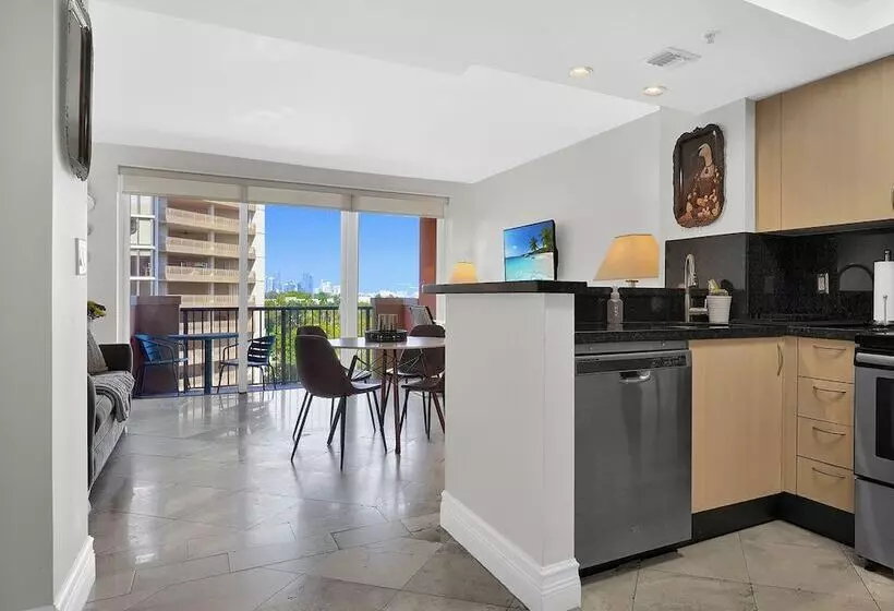 Modern Bay View With Free Parking