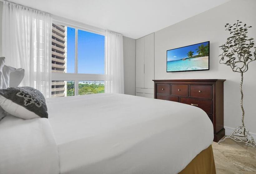 Modern Bay View With Free Parking