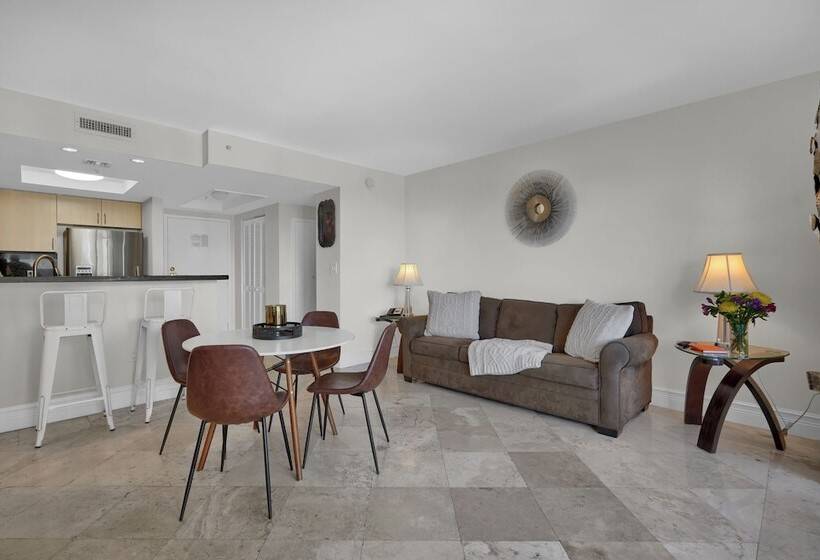 Modern Bay View With Free Parking