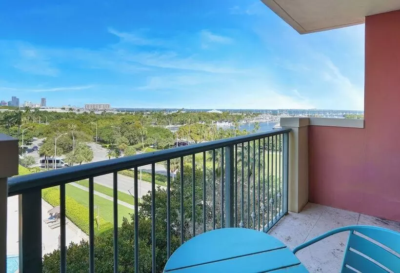Modern Bay View With Free Parking