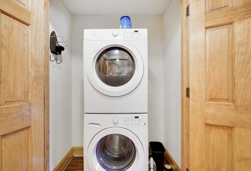 Otter Banks By Avantstay Sleeps 18 + Hot Tub, Views, Game Room