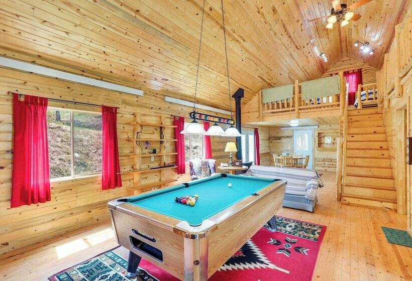 Hike, Unwind & Bring Your Pet: Deadwood Cabin!