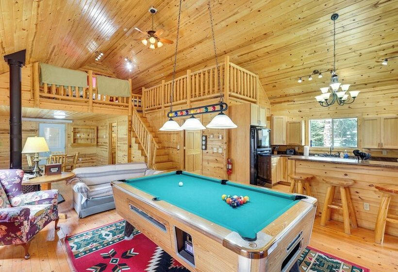 Hike, Unwind & Bring Your Pet: Deadwood Cabin!