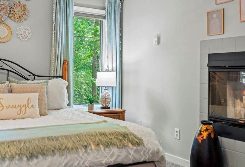 The Boulder Inn By Avantstay Indoor Hot Tub, Game Room, Outdoor Fire Pit