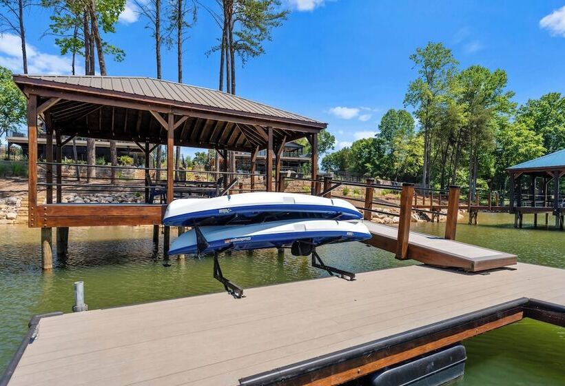 The Lodges Avantstay Lakefront, Sleeps 66 Pools, Docks, Theaters, Views