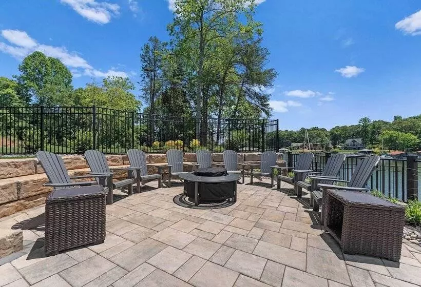 The Lodges Avantstay Lakefront, Sleeps 66 Pools, Docks, Theaters, Views