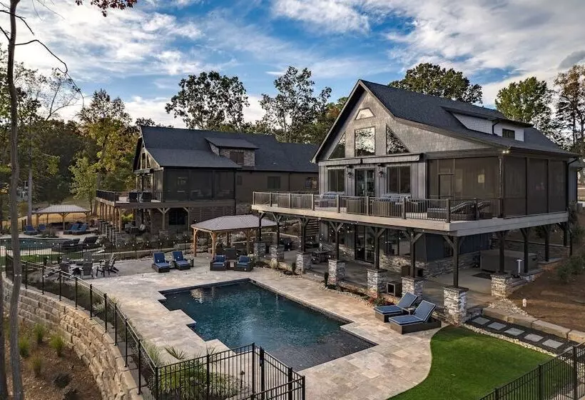 The Lodges Avantstay Lakefront, Sleeps 66 Pools, Docks, Theaters, Views