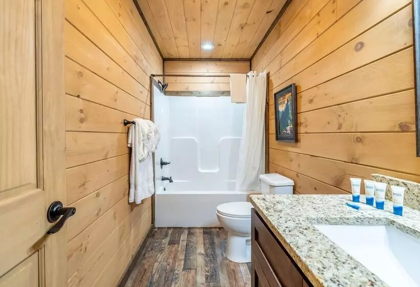 The Wacky Woodpecker By Avantstay Game Room, Private Hot Tub, & Pool Access!