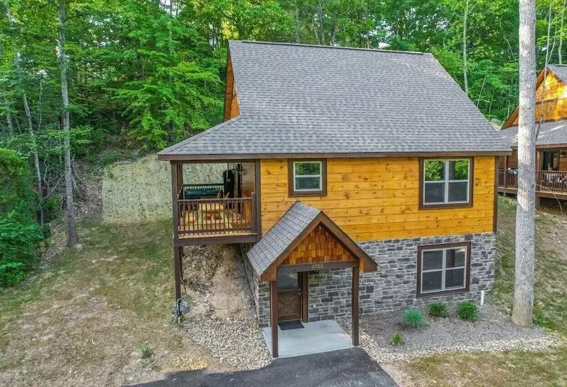The Wacky Woodpecker By Avantstay Game Room, Private Hot Tub, & Pool Access!