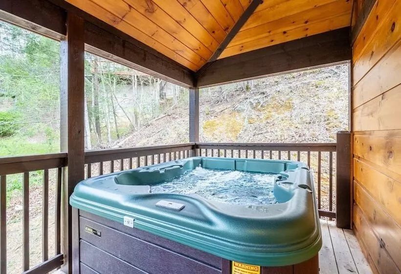 The Wacky Woodpecker By Avantstay Game Room, Private Hot Tub, & Pool Access!