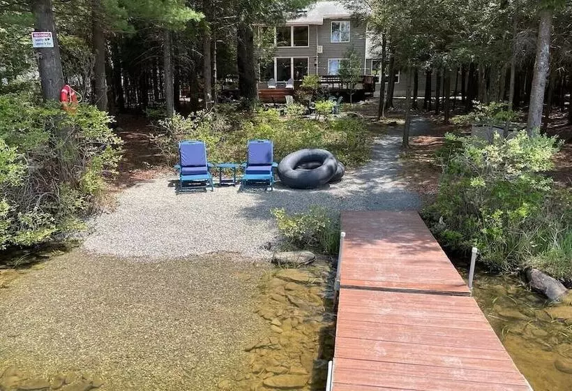 Tranquil Waterside By Avantstay Lakefront + Dock, Game Room, Views