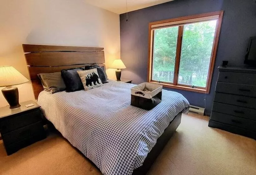 Tranquil Waterside By Avantstay Lakefront + Dock, Game Room, Views