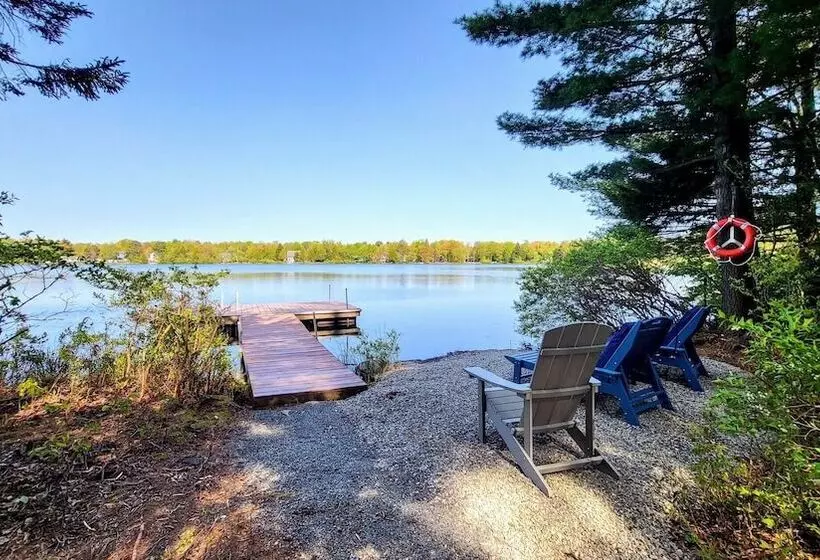 Tranquil Waterside By Avantstay Lakefront + Dock, Game Room, Views