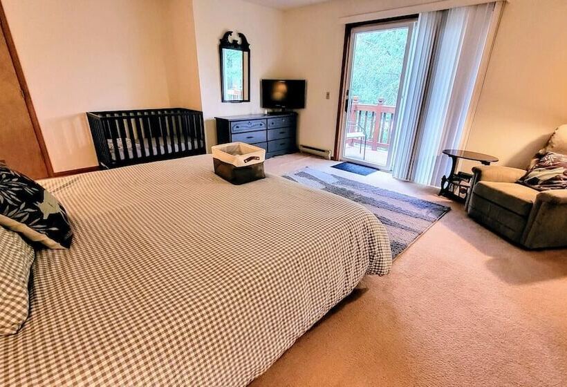 Tranquil Waterside By Avantstay Lakefront + Dock, Game Room, Views