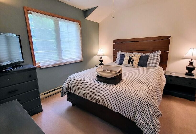 Tranquil Waterside By Avantstay Lakefront + Dock, Game Room, Views