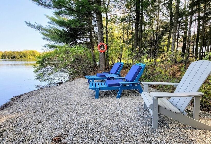 Tranquil Waterside By Avantstay Lakefront + Dock, Game Room, Views