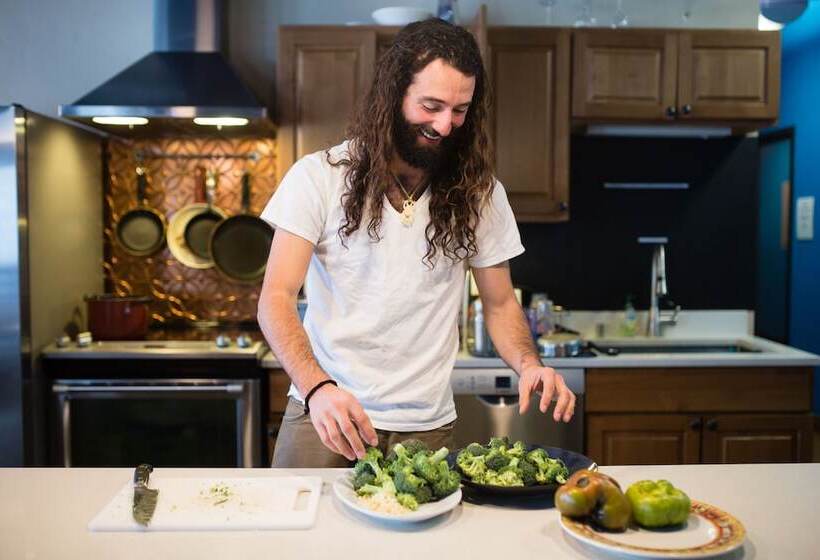 هاستل The Bunkhouse