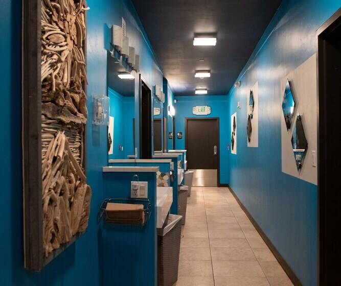 ユースホステル The Bunkhouse