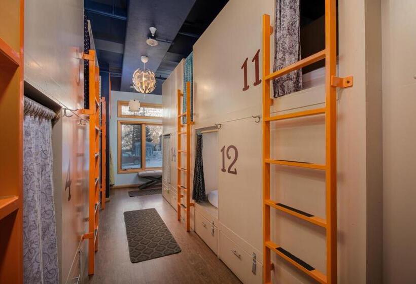 ユースホステル The Bunkhouse