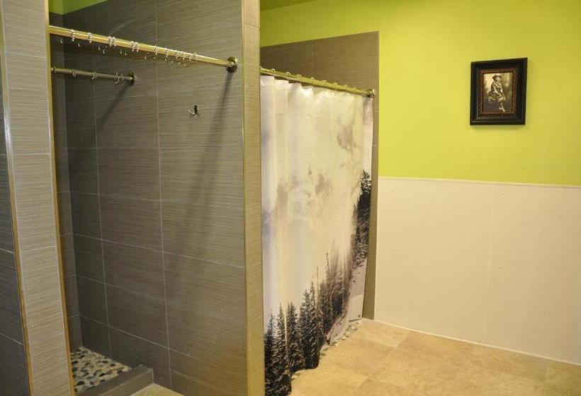 ユースホステル The Bunkhouse