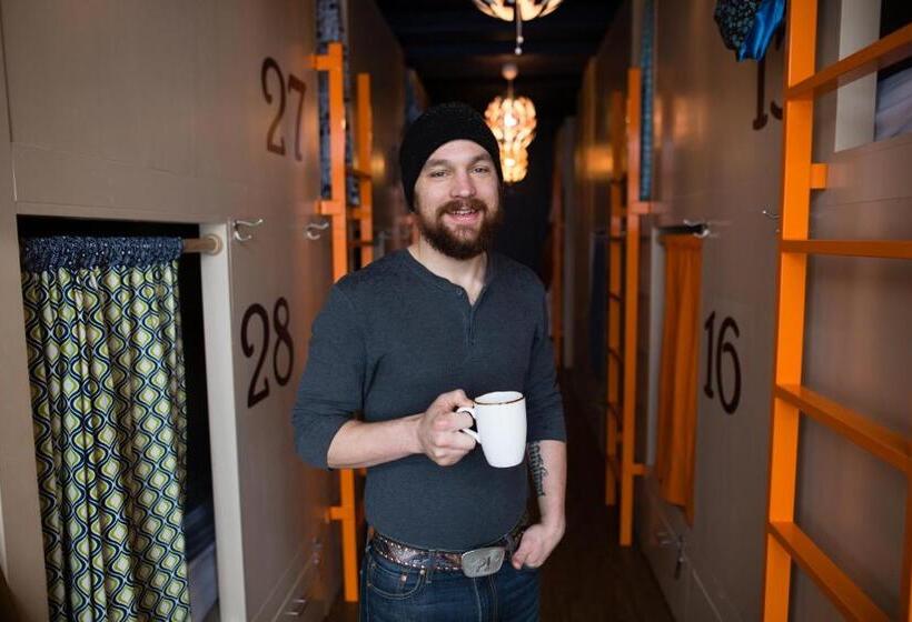 ユースホステル The Bunkhouse