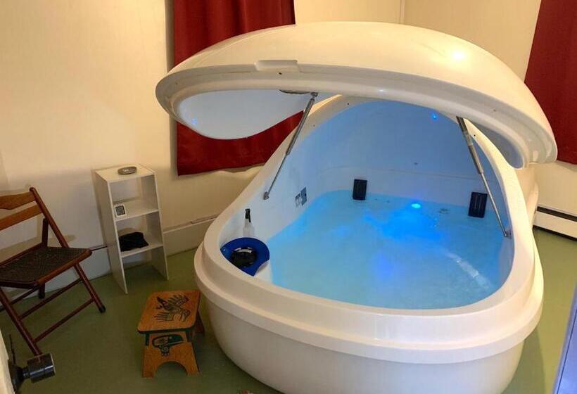 Base Camp Anchorage Hostel