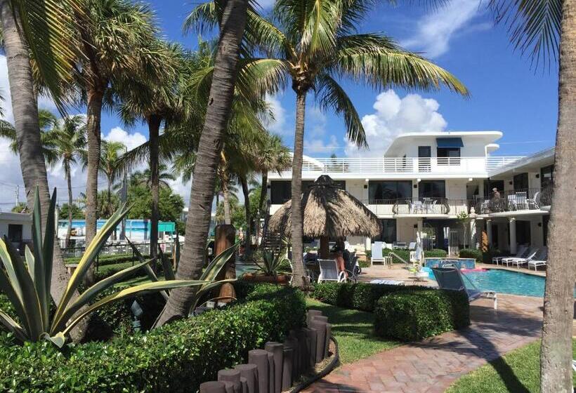 فندق High Noon Beach Resort