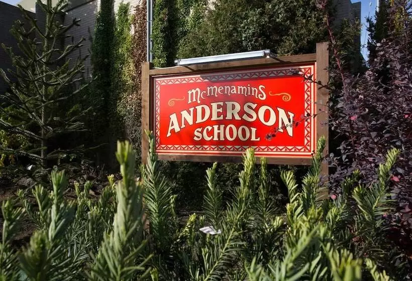 ホテル Mcmenamins Anderson School
