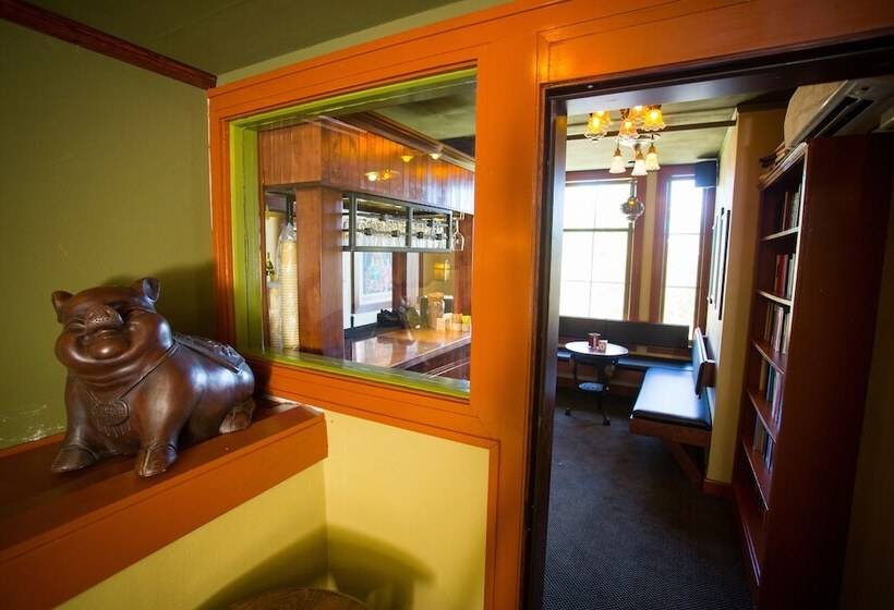 Hotel Mcmenamins Anderson School