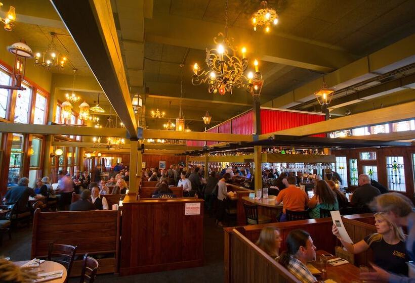 Hotel Mcmenamins Anderson School