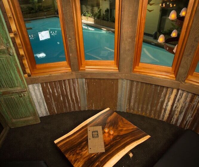 Hotel Mcmenamins Anderson School