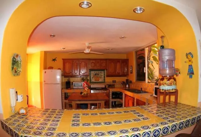 Hotelli Villa Tropical