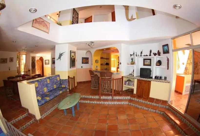 Hotelli Villa Tropical