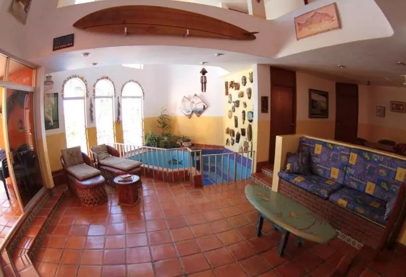 Hotelli Villa Tropical