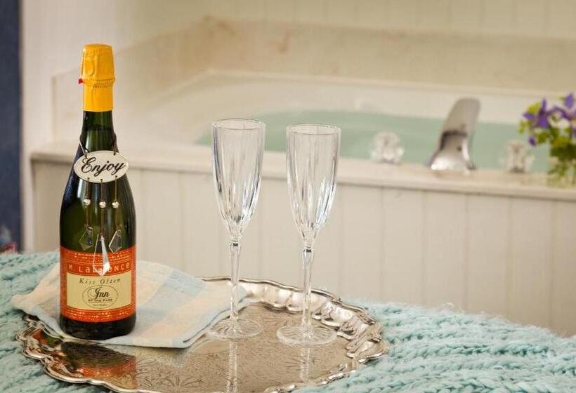 Inn At The Park Bed And Breakfast