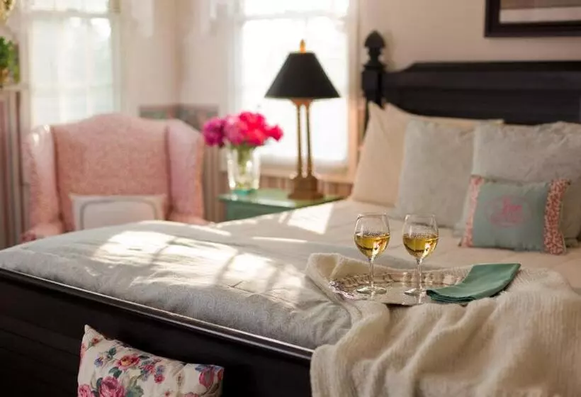 Inn At The Park Bed And Breakfast