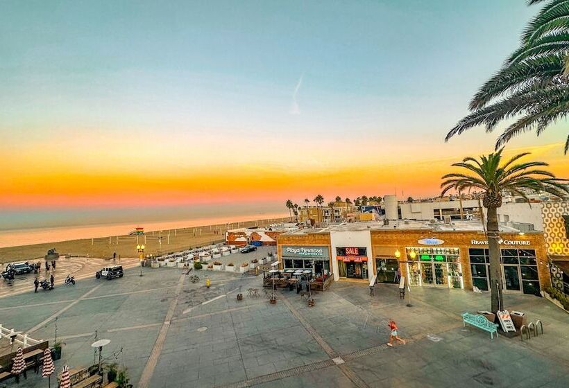 Ith Los Angeles Beach Hostel